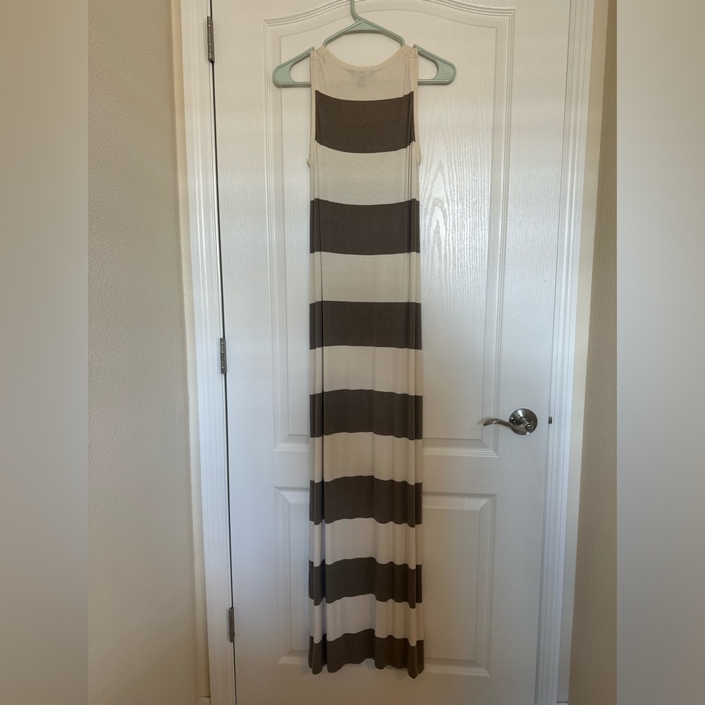 gray and white stripes